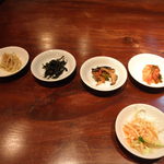 ホルモンチャン - ５品のおかず