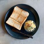 토스트 달걀 샐러드 // 음료 바 포함 (60 분 음료 무제한)
