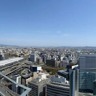 While looking at the view from the highest floor in the Shin-Osaka area...