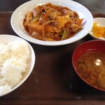 キッチン湾 - 厚揚げと豚肉のピリ辛炒め定食