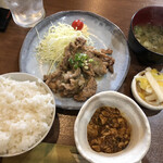 家庭料理居酒屋 よってって - ♪豚肉のネギ塩焼定食 ¥500