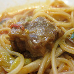 カフェレストラン ホット・ベリー - 牛肉の赤ワイン煮と野菜のスパゲティ