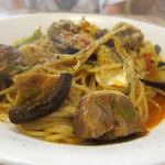 カフェレストラン ホット・ベリー - 牛肉の赤ワイン煮と野菜のスパゲティ