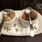 トマト - 左の玉ねぎが歯応えといい、いいアクセントに