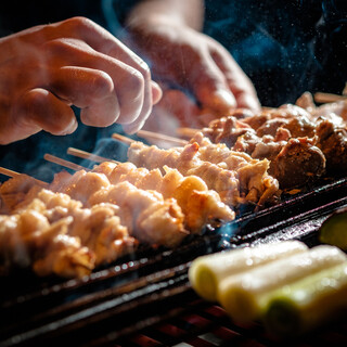 随时随地与任何人一起享用大山鸡的美味烤鸡肉串。