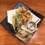 和処 大うち - たらの芽天ぷらと剥き海老と牛蒡のかき揚げ