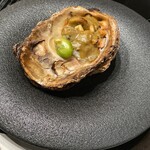 新日本料理 宗春 - 岩牡蠣とズワイ蟹の蟹味噌焼き　パルメザンチーズ
