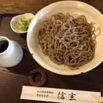 信玄 - 『手挽き粗蕎麦』(950円)  大盛り皿(+250円)