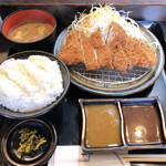 とん亭 - ロースカツ定食