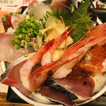 木鶏 - 海鮮丼を上からパシャ