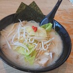 波飛沫 - 野菜ラーメン（９５０円）