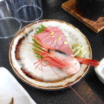 Takedano Sasakamaboko - 鮪と海老の刺身