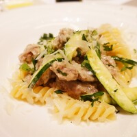 トラットリア トペ - 自家製サルシッチャとズッキーニのアルブッロ　フジッリ