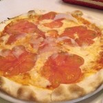 Pasta & Pizza RUMBLE - Rumble・フレッシュトマトとパルミジャーノのピザ