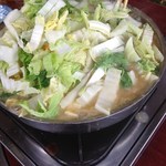 びわこ食堂 - 少し白菜の山がくずれてきました。