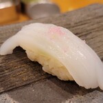 Sushi Hiraku - アオリイカのにぎり