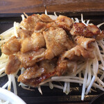 わ楽 - 豚バラ肉にんにく焼き