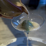 Yama  - 苺のソースをかけています