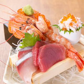 席に着いたらまずは"箱盛り"！