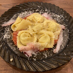 Osteria Il Castagno - ルッコラとリコッタ―チーズをお帽子状に 包んだラヴィオリ/カペレッティ