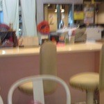 Okonomiyaki Poplar - 店内のカウンター席の一部です