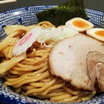 らーめん専門店 ぶぶか - 黒丸味玉油そば￥870　ホリゾンタルアングル