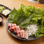 韓式烤豬五花肉和韓式生菜套餐