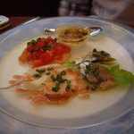 ア・ラ・プラージュ - 2009/5月：前菜①海鮮カルパッチョ「ア・ラ・プラージュ風」