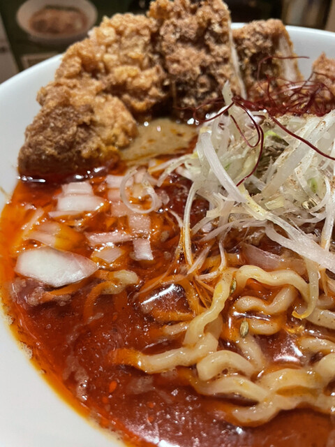 赤い鯨で 黄色い味 ぱいこー咖喱担々麺www By デジ アナ 四川担々麺 赤い鯨 人形町店 人形町 担々麺 食べログ