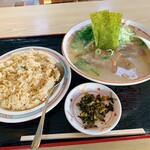 うどんのウエストリバア - ラーメンセット780円