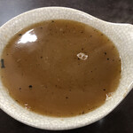 金太の金太 - シメにタレへ牛骨スープを入れていただける。うーまっ！