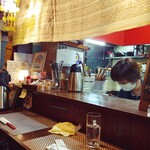 インディ庵 - カウンター席の様子