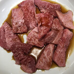 焼肉 せんりゅう - お肉アップ
