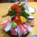 山さん寿司 - 海鮮丼 2625円