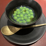 イル アオヤマ - 蛤　スナップえんどうのスープ
