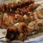 プロレス居酒屋　がむしゃら - 甲いか串(200円)・皮(110円)