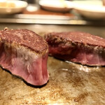 オカダ食品株式会社 - 和牛極上ヒレステーキ肉 200g×2 焼き焼き風景