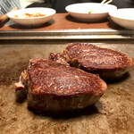 オカダ食品株式会社 - 和牛極上ヒレステーキ肉 200g×2 食べ頃