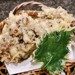 五代目 花山うどん - 舞茸天ぷら ざる二味(醤油・胡麻つゆ)(1540円), 大盛(100円)