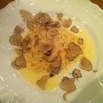 バールアリメンターリ ダニエラ - 黒トリュフをたっぷりかけたタヤリン