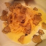 バールアリメンターリ ダニエラ - ３．黒トリュフをたっぷりかけたタヤリン