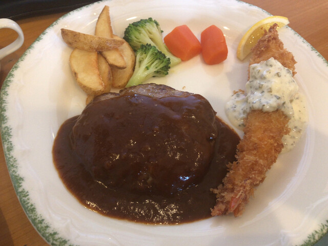 大人も喜ぶハンバーグ : ダイニング こまつの写真