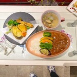 Karaoke Ba Saiko - 土曜日の日替わり野菜カレーランチ