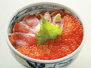 h Yururi - 鮮度抜群のはらこと鮭のハーモニーをお楽しみください。