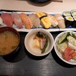 Sushi Tempura Gosakutei - にぎり定食