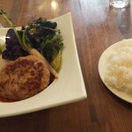 神田バル - ハンバーグランチ。パンかライスが付きます。