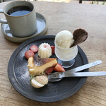 Cafe+studio flat - ＋450円でデザートとドリンク付けれます。