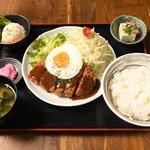 Taishuusakaba Agemonya - 〈ランチ〉デリたまとんかつランチ