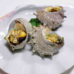 Grilled turban shell bourguignon style