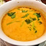 Tha Chang - シーフードのトムヤムクンスープ